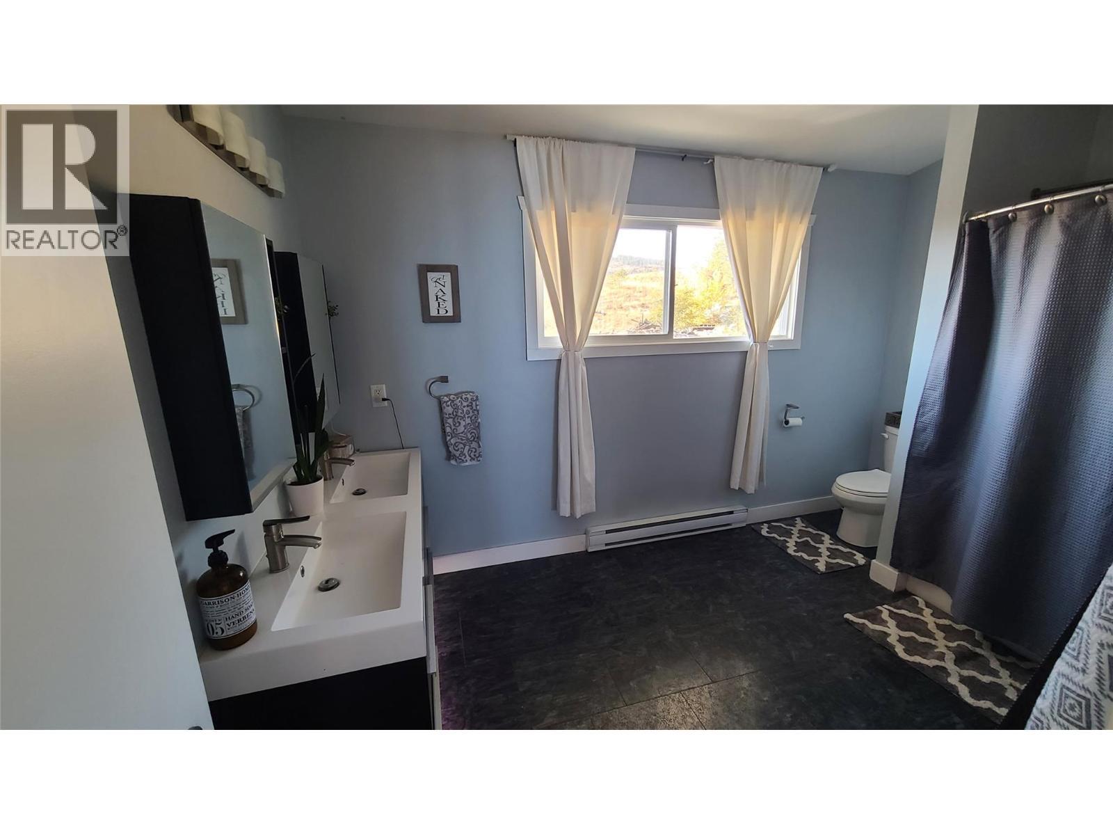 2670 Glenmore Rd Road, Kelowna, BC