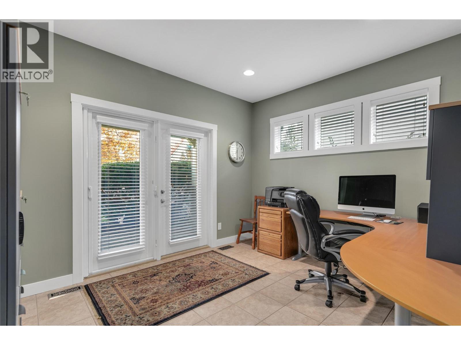 4116 Gallaghers Woodlands Drive S, Kelowna, BC - Indoor Photo Showing Office