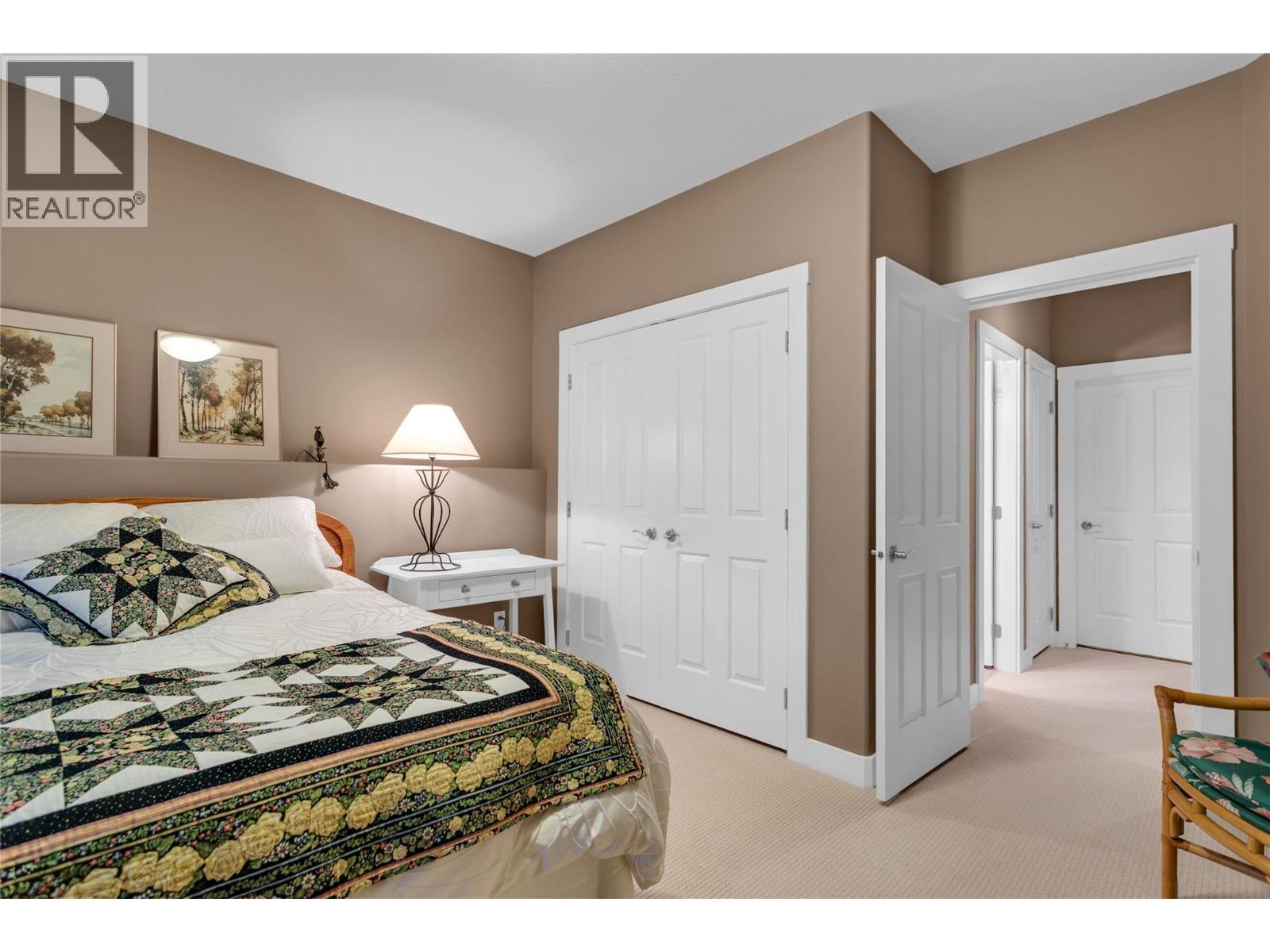 4116 Gallaghers Woodlands Drive S, Kelowna, BC - Indoor Photo Showing Bedroom