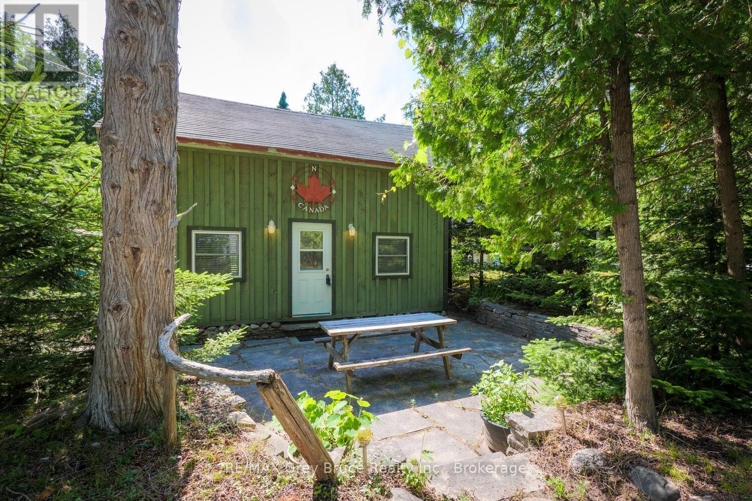 1106 King Edward Avenue, South Bruce Peninsula, ON - Outdoor