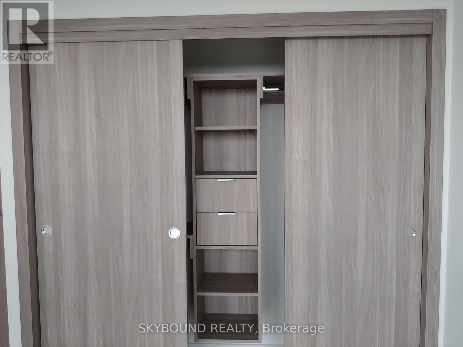 1103 - 25 Mcmahon Drive, Toronto, ON - Indoor