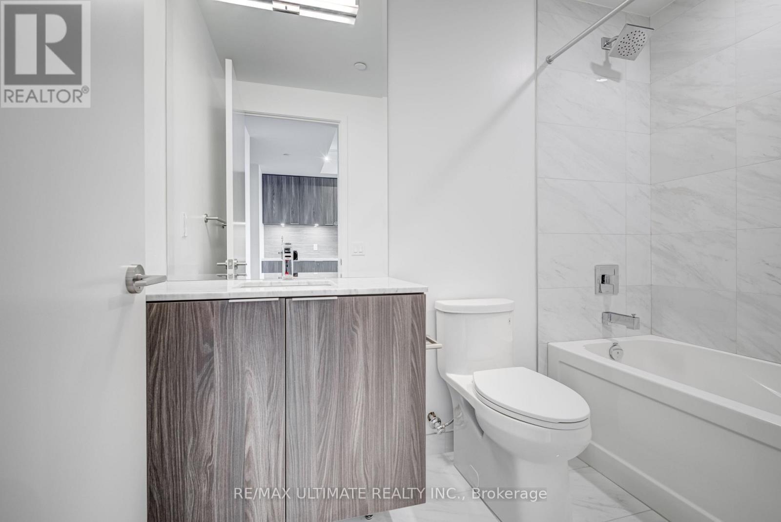 1601 - 15 Queens Quay E, Toronto, ON - Indoor Photo Showing Bathroom