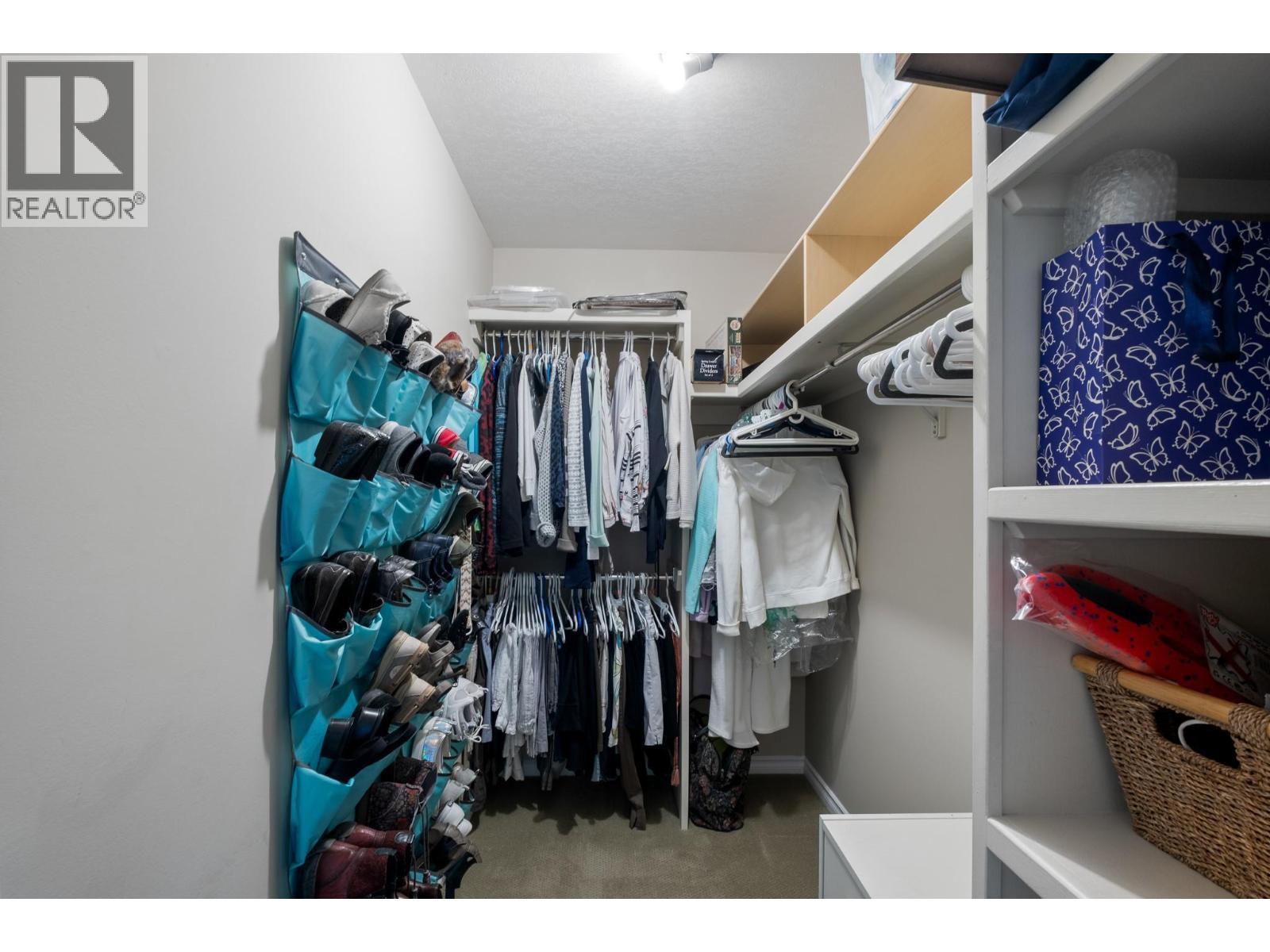 1637 Sonora Drive, Kelowna, BC - Indoor With Storage