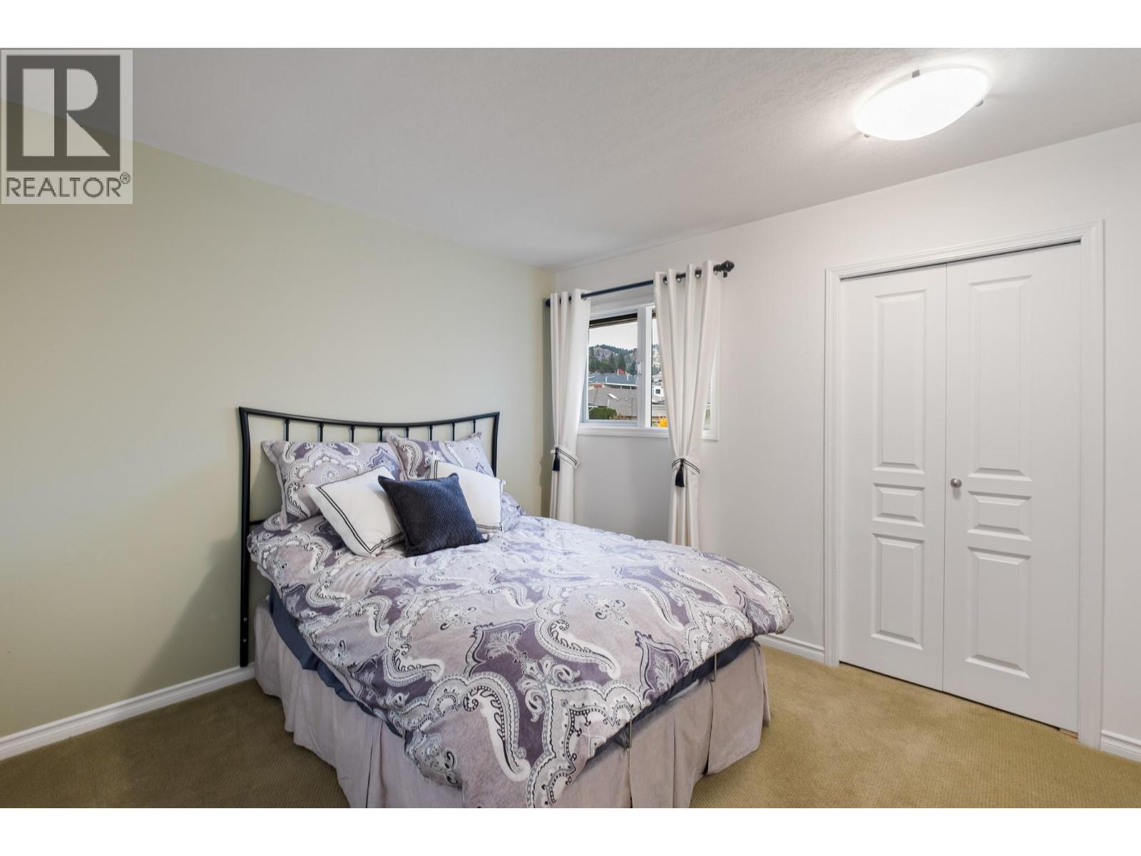 1637 Sonora Drive, Kelowna, BC - Indoor Photo Showing Bedroom