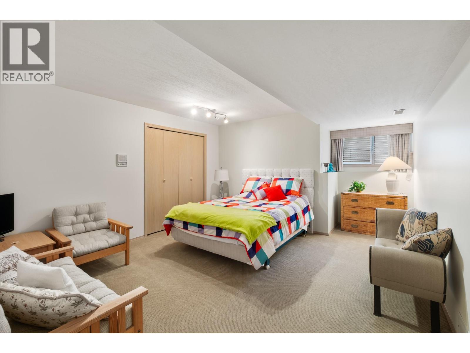 1637 Sonora Drive, Kelowna, BC - Indoor Photo Showing Bedroom