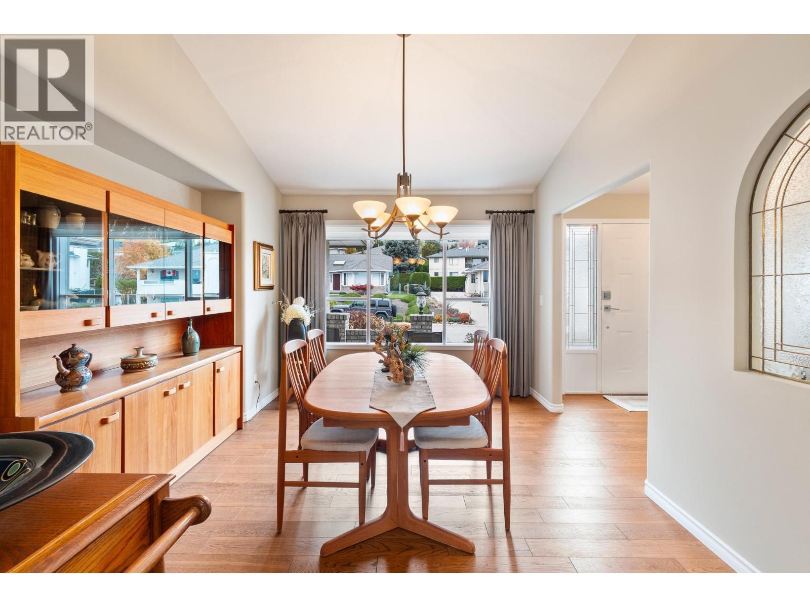 1637 Sonora Drive, Kelowna, BC - Indoor Photo Showing Dining Room