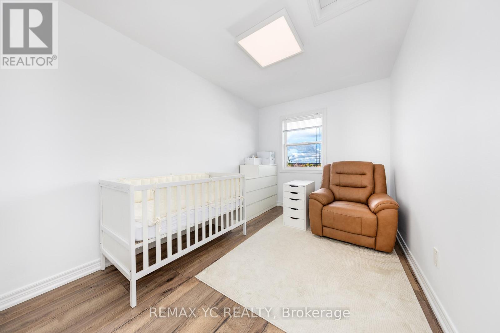 2 - 1 Leggott Avenue, Barrie, ON - Indoor