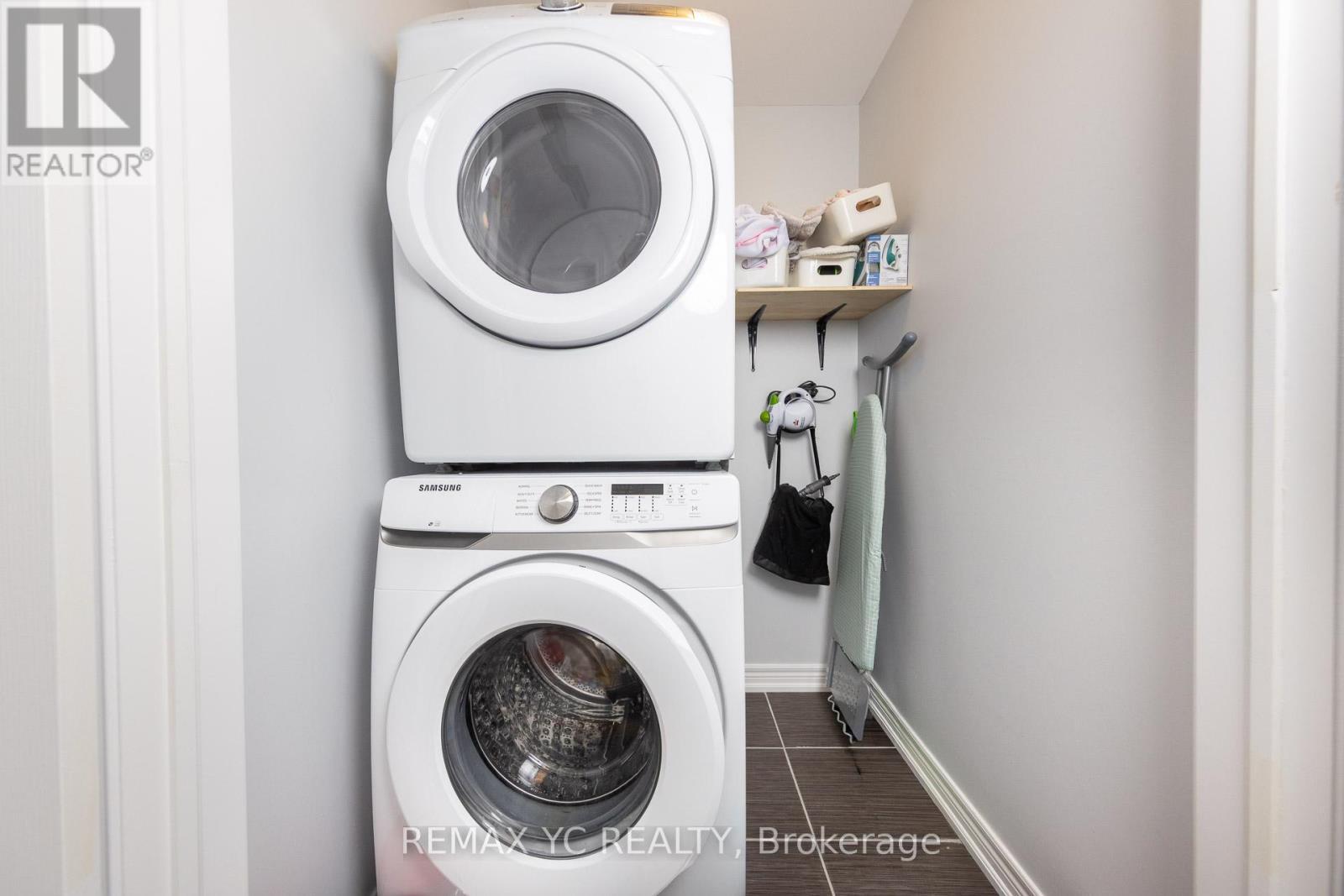 2 - 1 Leggott Avenue, Barrie, ON - Indoor Photo Showing Laundry Room