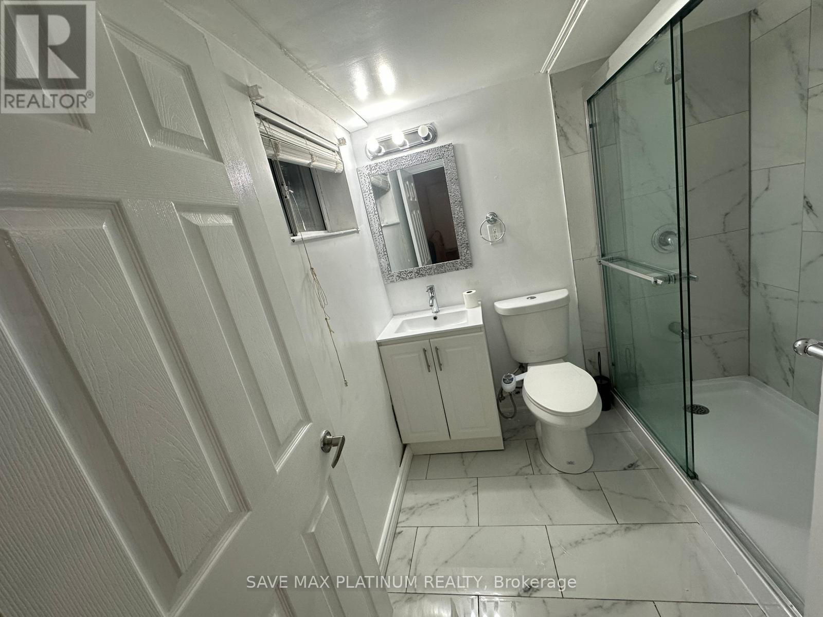 Bsmt - 111 Folkstone Crescent, Brampton, ON - Indoor Photo Showing Bathroom