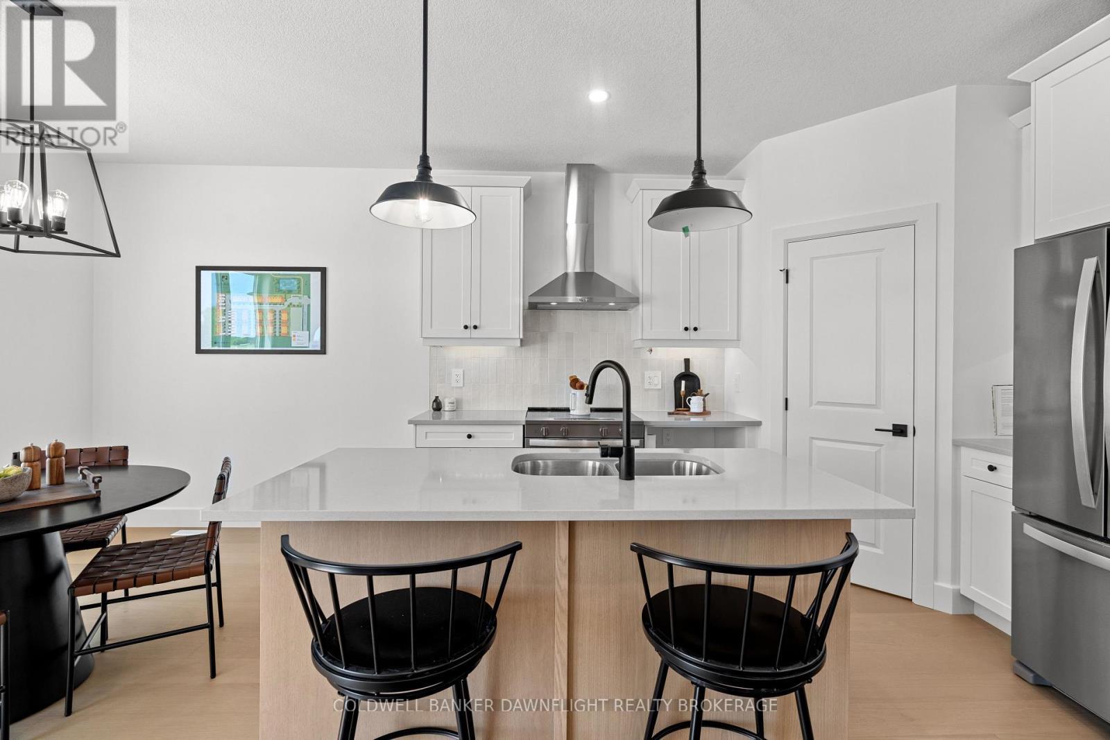 17 - 147 Scotts Drive, Lucan Biddulph (Lucan), ON - Indoor