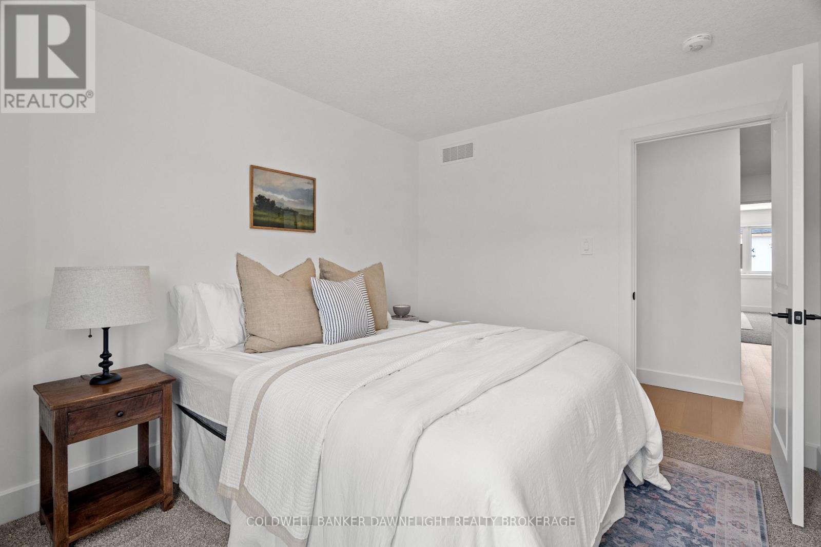 17 - 147 Scotts Drive, Lucan Biddulph (Lucan), ON - Indoor Photo Showing Bedroom