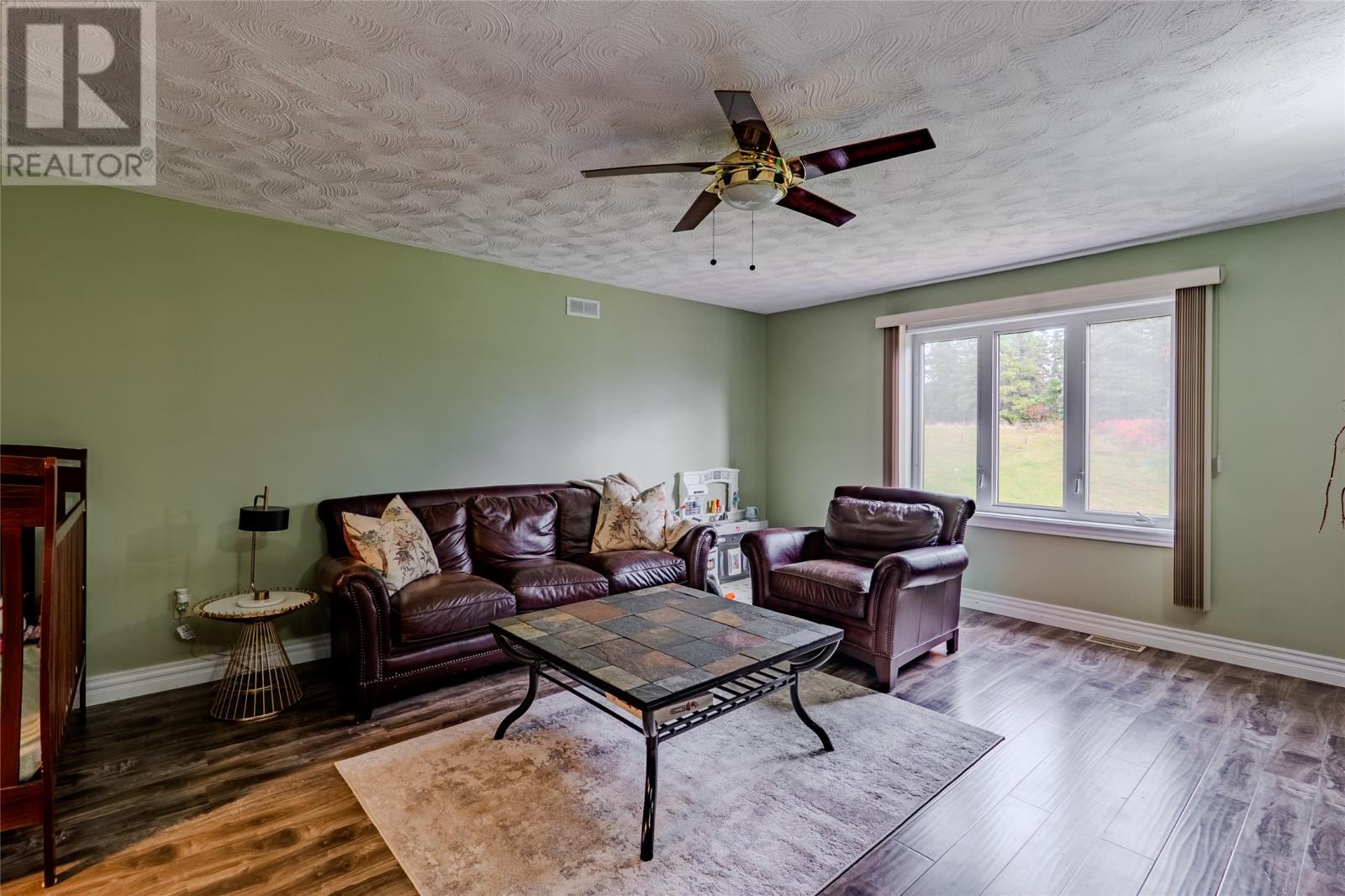 16-22 Bacon Cove Road, Conception Harbour, NL - Indoor Photo Showing Living Room