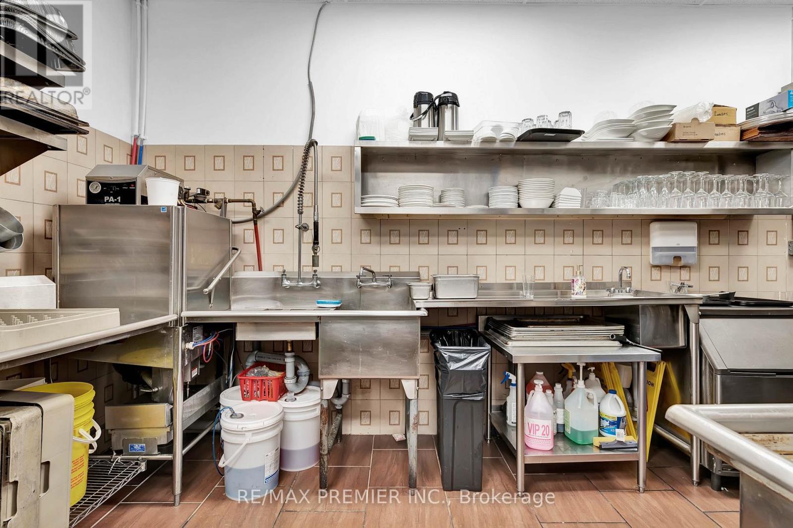 15 - 4000 Steeles Avenue W, Vaughan, ON