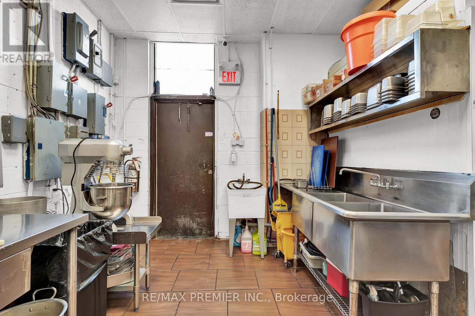 15 - 4000 Steeles Avenue W, Vaughan, ON