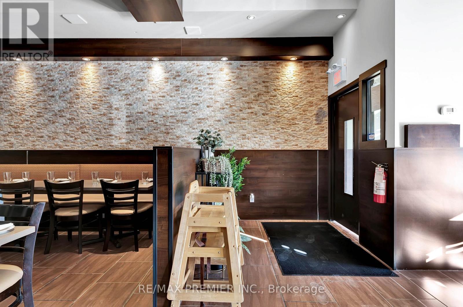 15 - 4000 Steeles Avenue W, Vaughan, ON