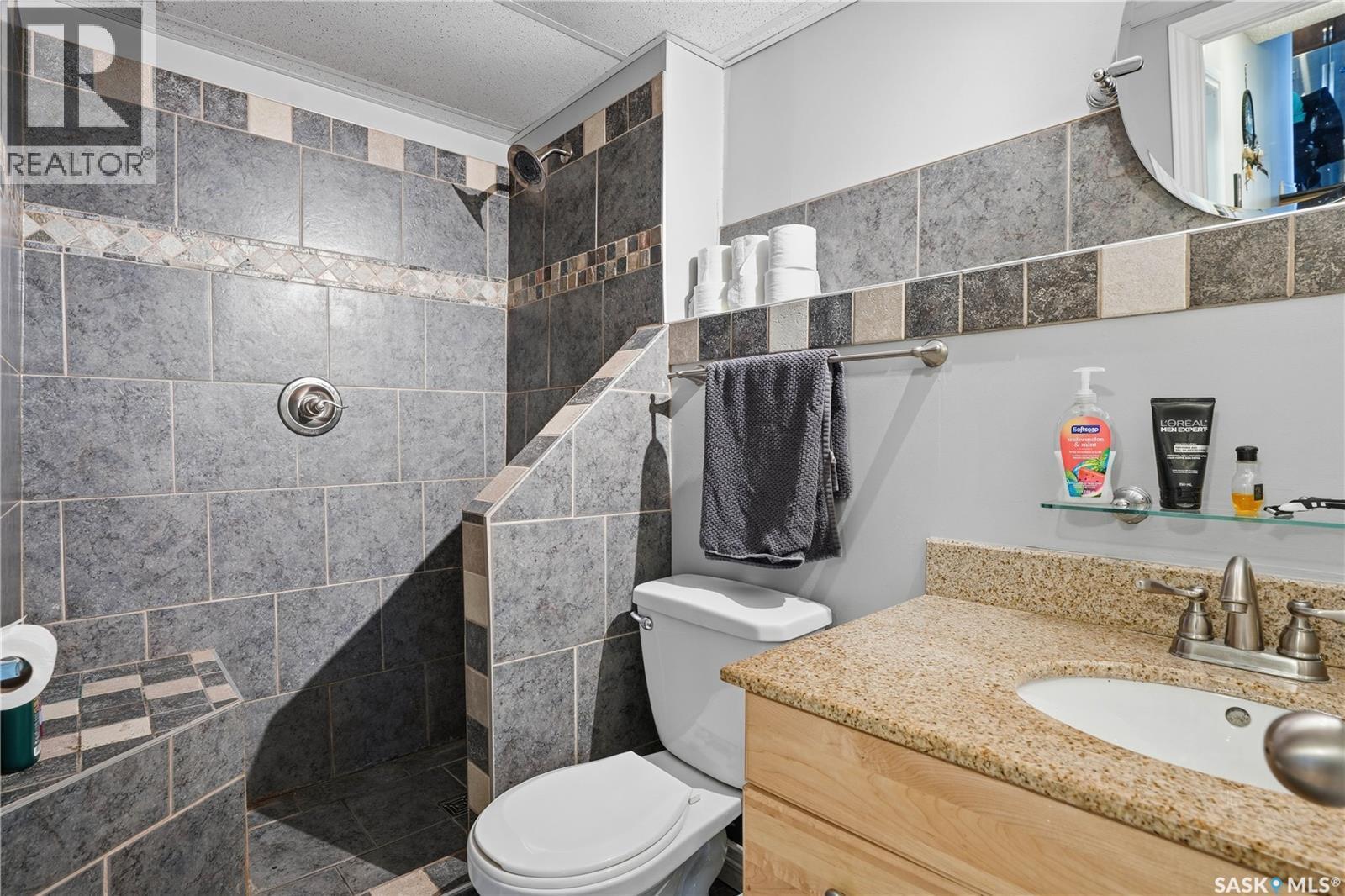 78 Scrivener Crescent, Regina, SK - Indoor Photo Showing Bathroom