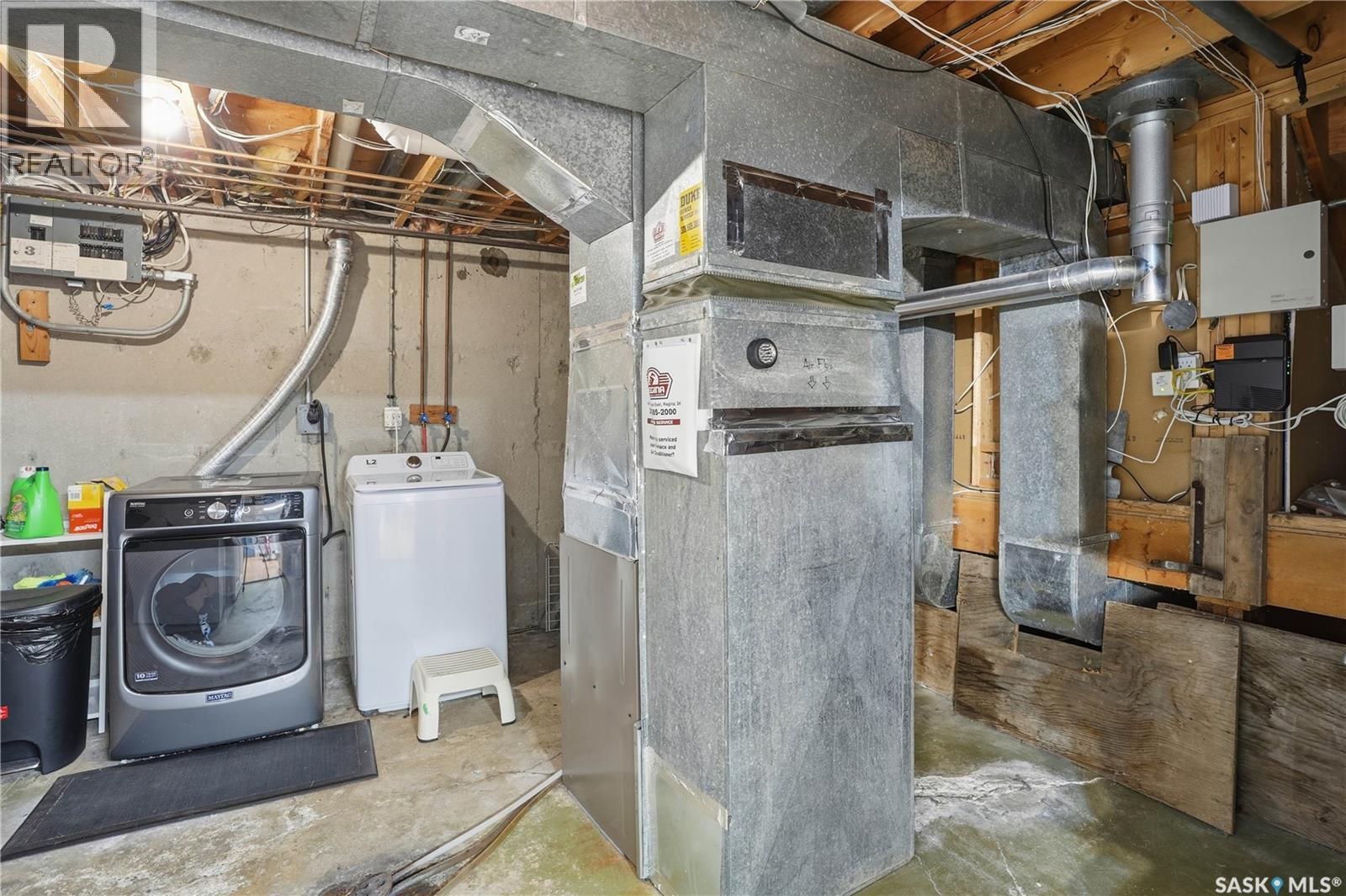 78 Scrivener Crescent, Regina, SK - Indoor Photo Showing Laundry Room