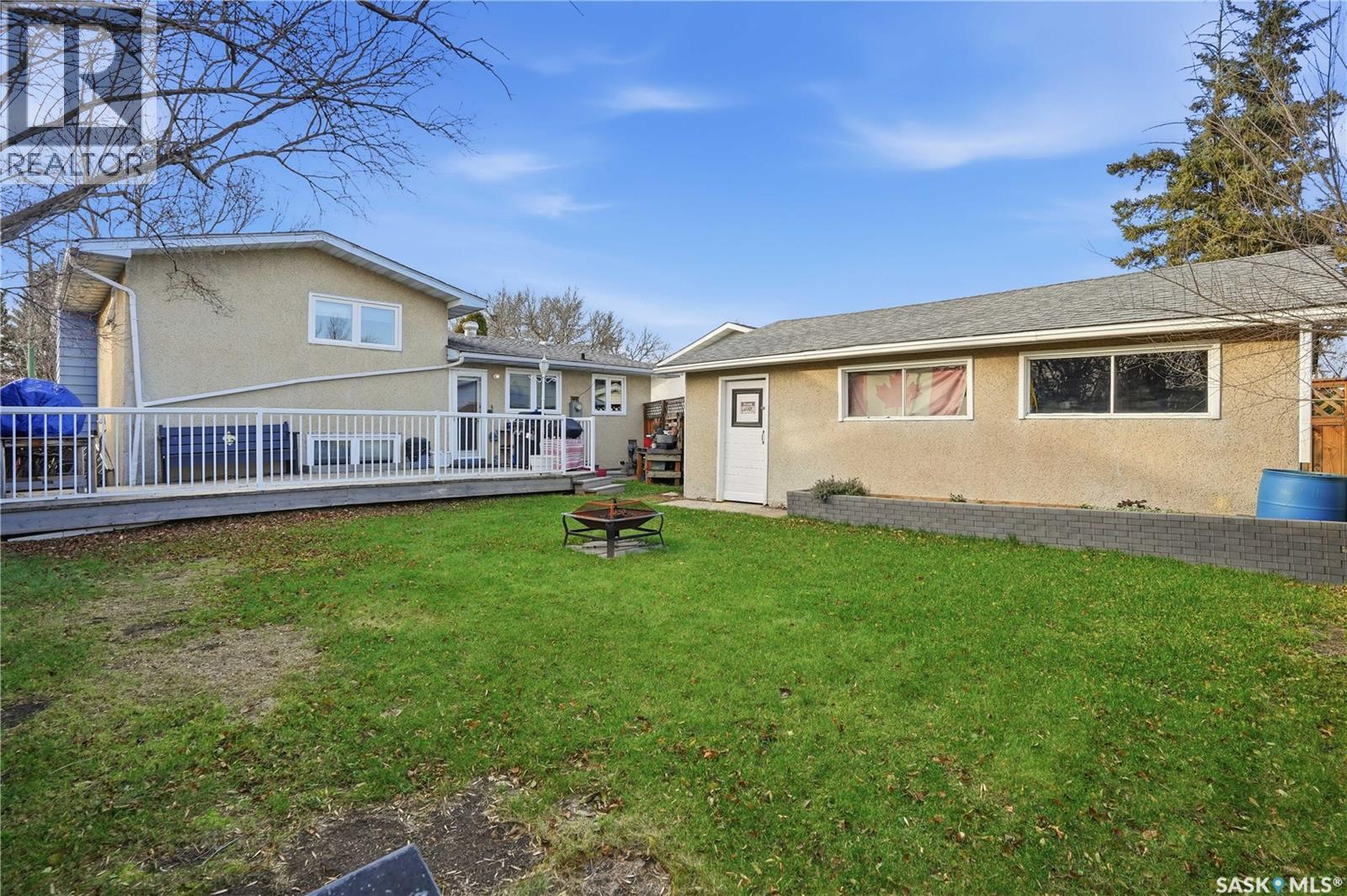 78 Scrivener Crescent, Regina, SK - Outdoor With Deck Patio Veranda