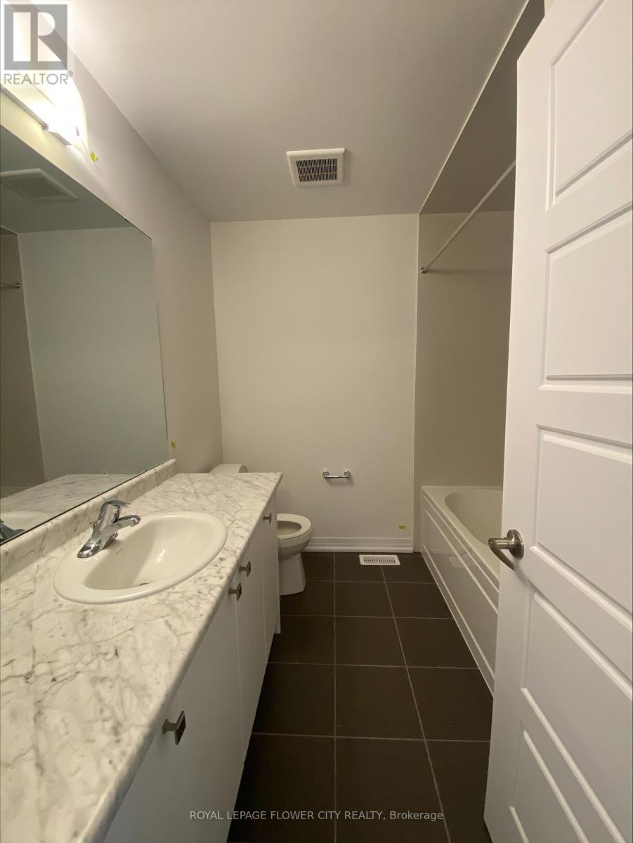 19 Velvet Way, Thorold, ON - Indoor Photo Showing Bathroom