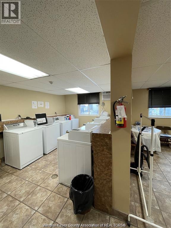120 Pickering Unit# 409, Amherstburg, ON - Indoor Photo Showing Laundry Room