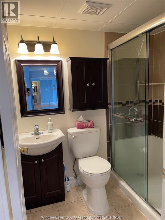 120 Pickering Unit# 409, Amherstburg, ON - Indoor Photo Showing Bathroom