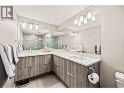 Ensuite bathroom with ensuite (in-floor heating) -