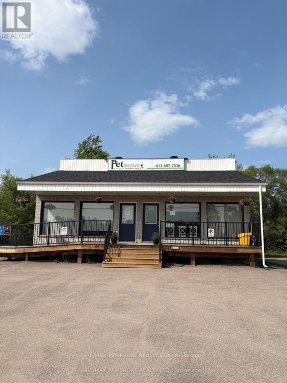 3261 Petawawa Blvd Boulevard, Petawawa, ON