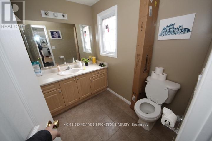 119 Max Becker Drive, Kitchener, ON - Indoor Photo Showing Bathroom