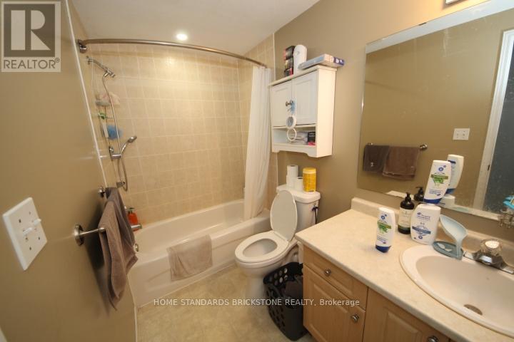 119 Max Becker Drive, Kitchener, ON - Indoor Photo Showing Bathroom