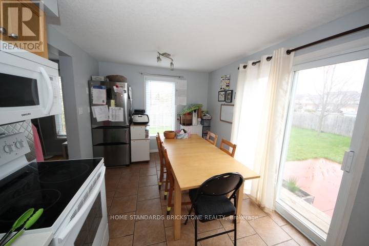 119 Max Becker Drive, Kitchener, ON - Indoor Photo Showing Kitchen