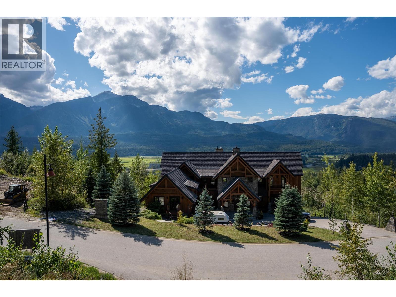 2080 Mackenzie Court Unit# 26, Revelstoke, BC