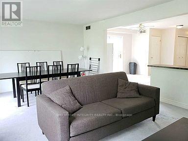 64 Karen Walk, Waterloo, ON - Indoor Photo Showing Living Room