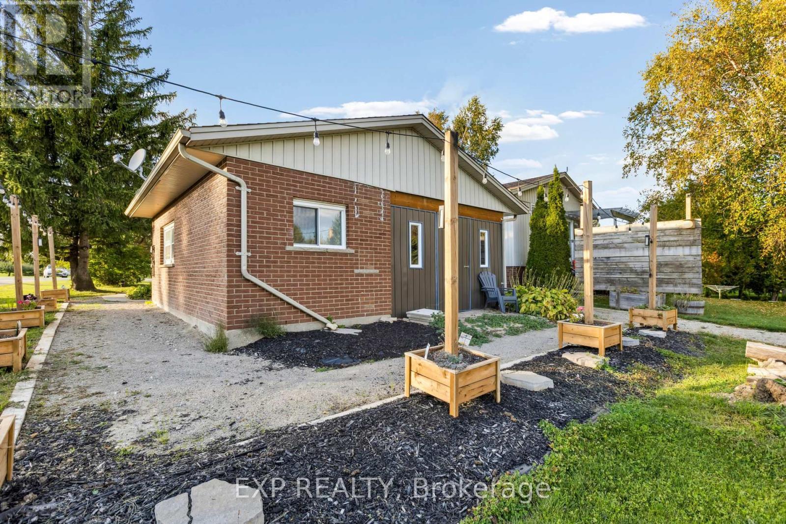 7429 Sideroad 20 Side Road, Mapleton, ON - Outdoor