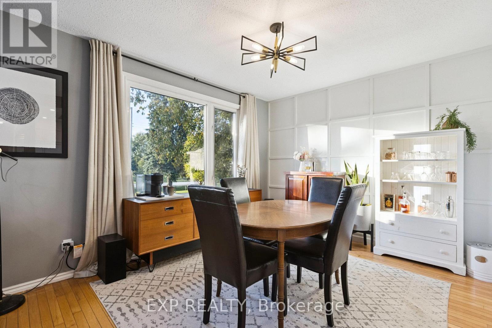7429 Sideroad 20 Side Road, Mapleton, ON - Indoor Photo Showing Dining Room
