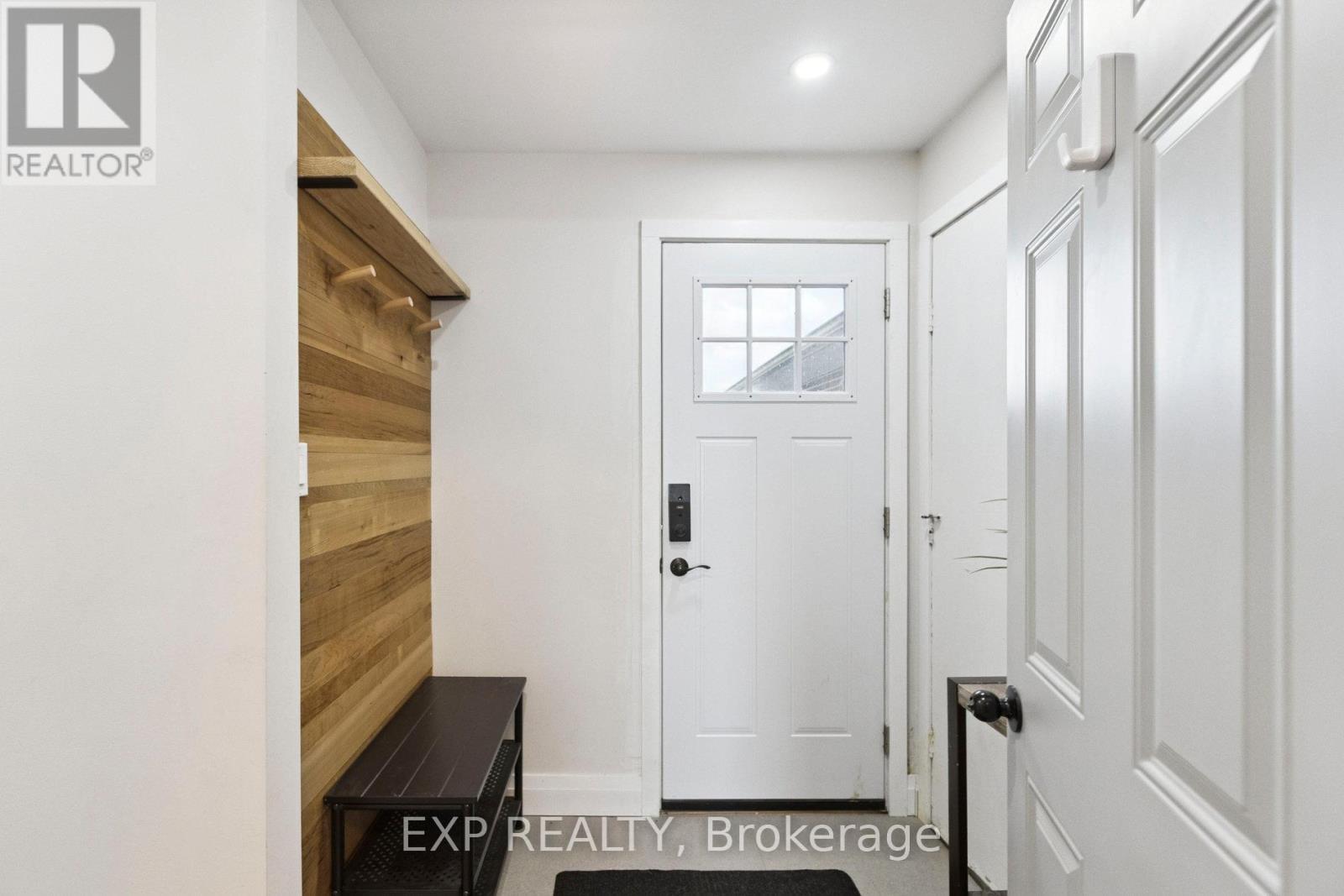 7429 Sideroad 20 Side Road, Mapleton, ON - Indoor Photo Showing Other Room