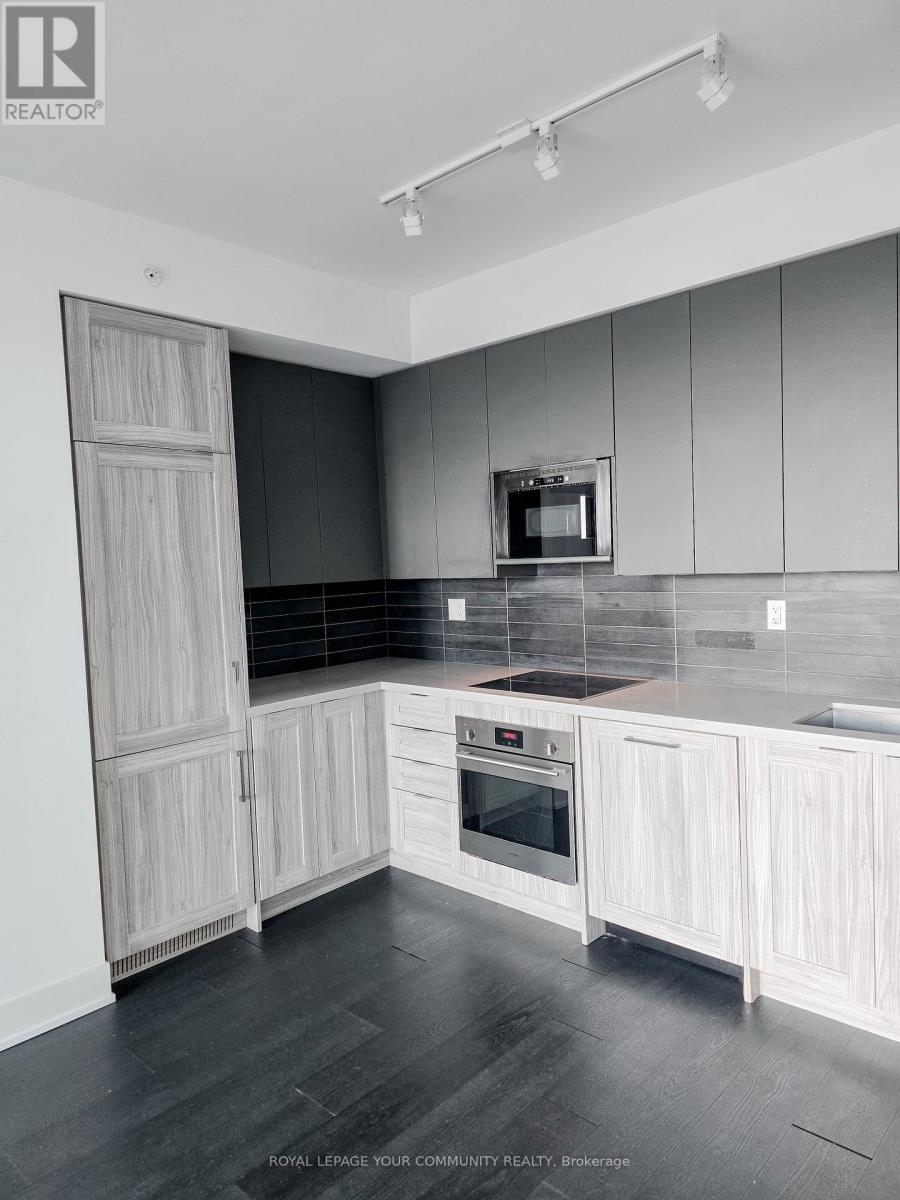 1103 - 2908 Highway 7 Road, Vaughan, ON - Indoor Photo Showing Kitchen
