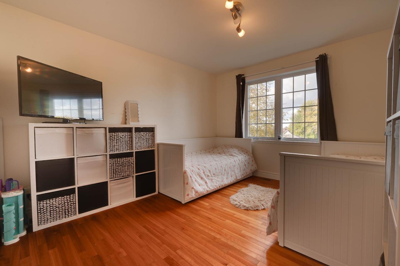 Bedroom - 250 Rue Lapointe, Saint-Jean-Sur-Richelieu, QC - Indoor Photo Showing Bedroom
