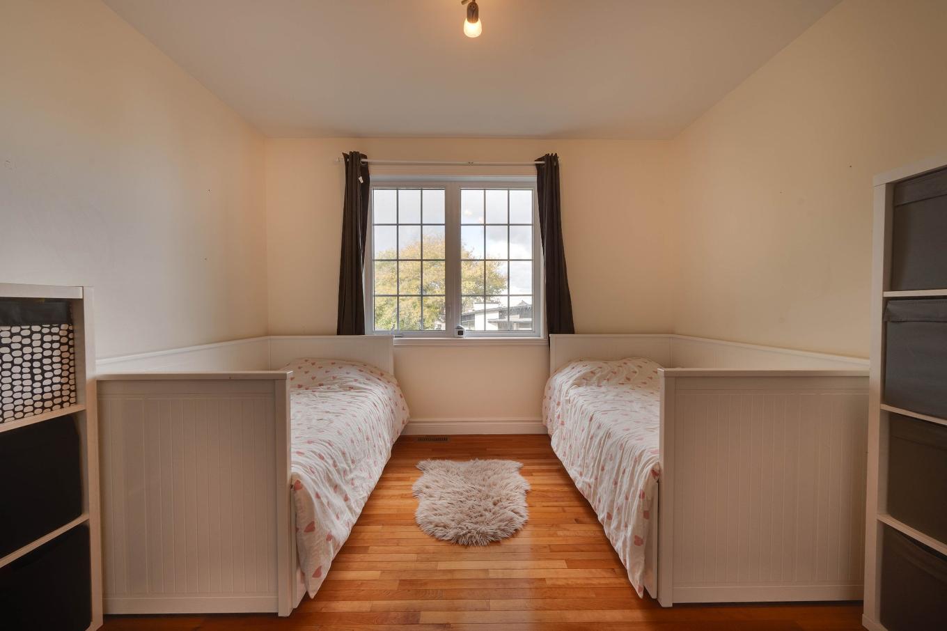 Bedroom - 250 Rue Lapointe, Saint-Jean-Sur-Richelieu, QC - Indoor Photo Showing Bedroom