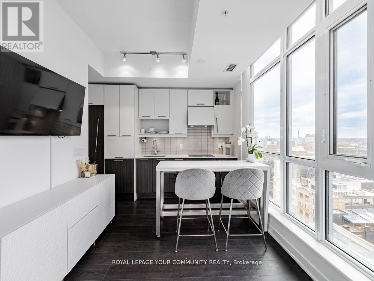 1602 - 30 Nelson Street, Toronto, ON - Indoor Photo Showing Kitchen With Upgraded Kitchen