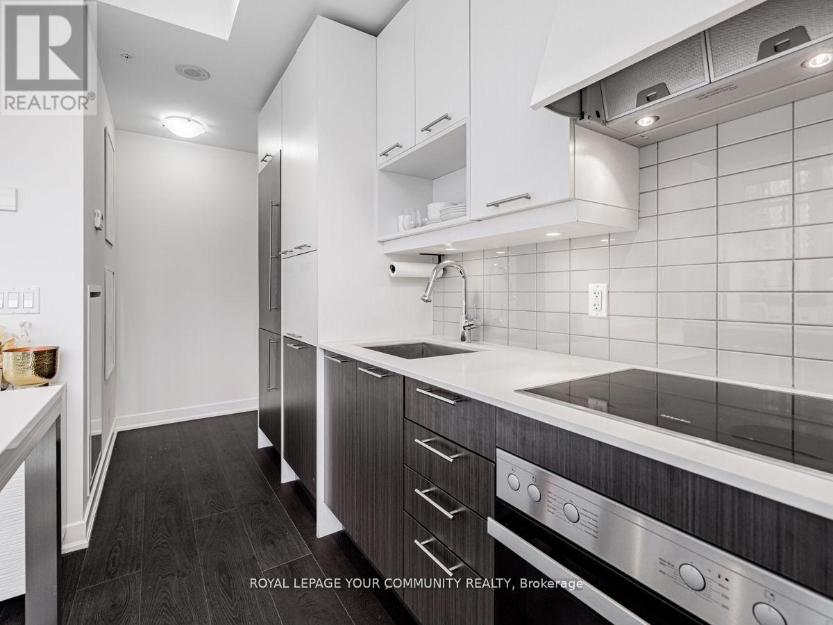 1602 - 30 Nelson Street, Toronto, ON - Indoor Photo Showing Kitchen With Upgraded Kitchen