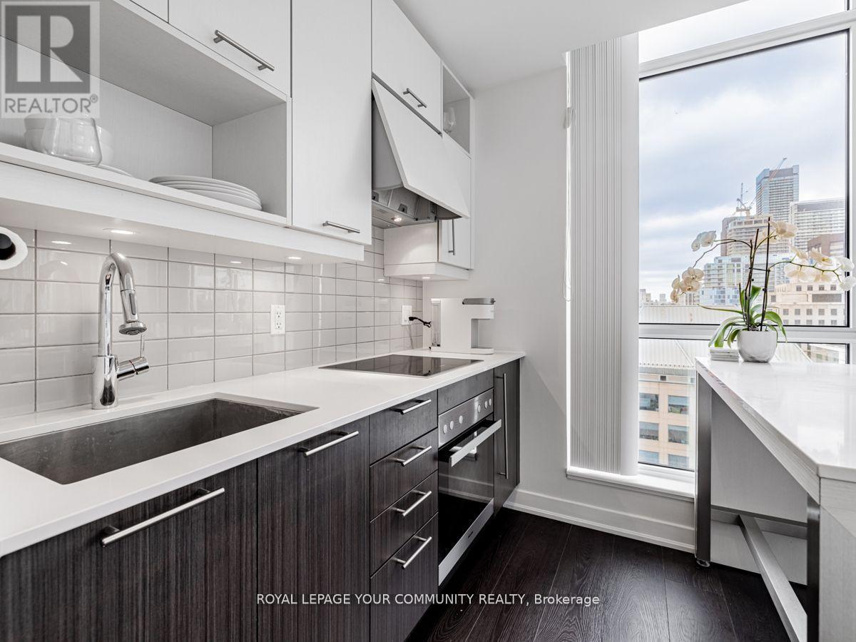1602 - 30 Nelson Street, Toronto, ON - Indoor Photo Showing Kitchen With Upgraded Kitchen
