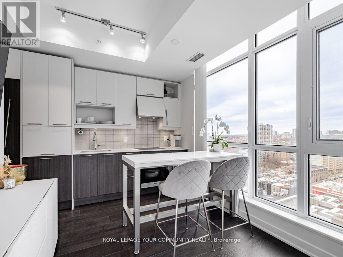 1602 - 30 Nelson Street, Toronto, ON - Indoor Photo Showing Kitchen With Upgraded Kitchen