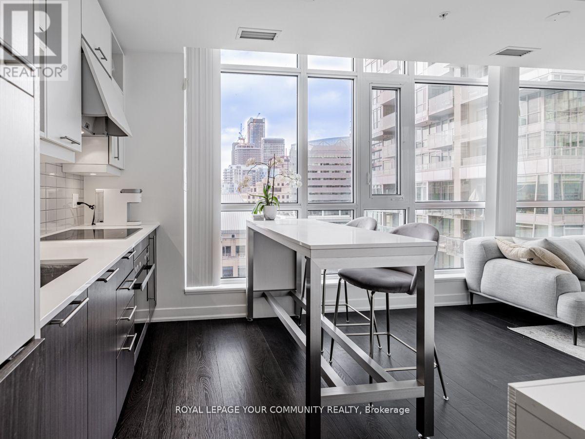 1602 - 30 Nelson Street, Toronto, ON - Indoor Photo Showing Other Room