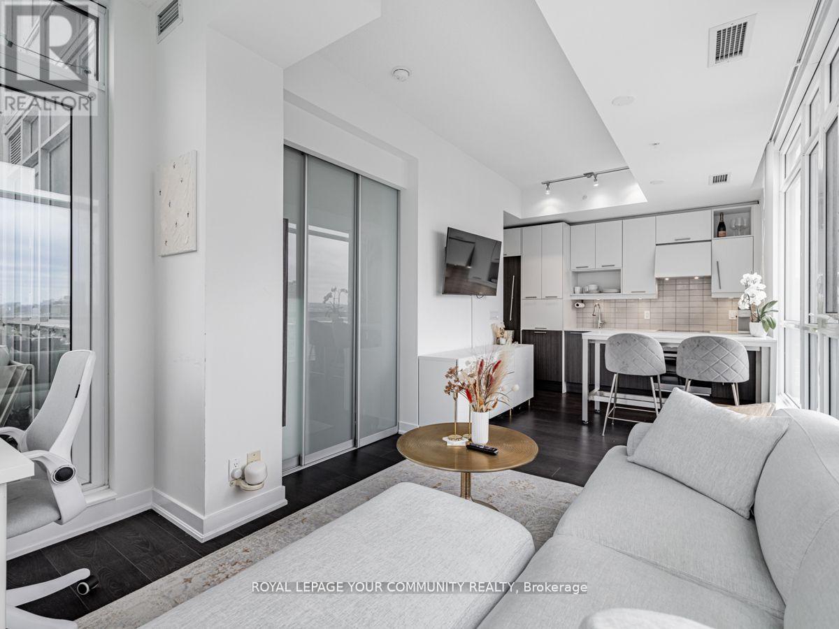 1602 - 30 Nelson Street, Toronto, ON - Indoor Photo Showing Living Room