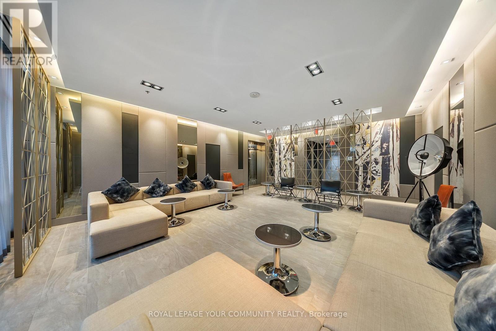 1602 - 30 Nelson Street, Toronto, ON - Indoor Photo Showing Other Room