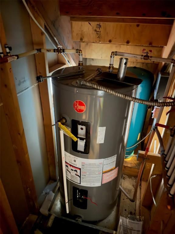 7902 Bell Rd. Road, Bridge Lake, BC - Indoor Photo Showing Basement