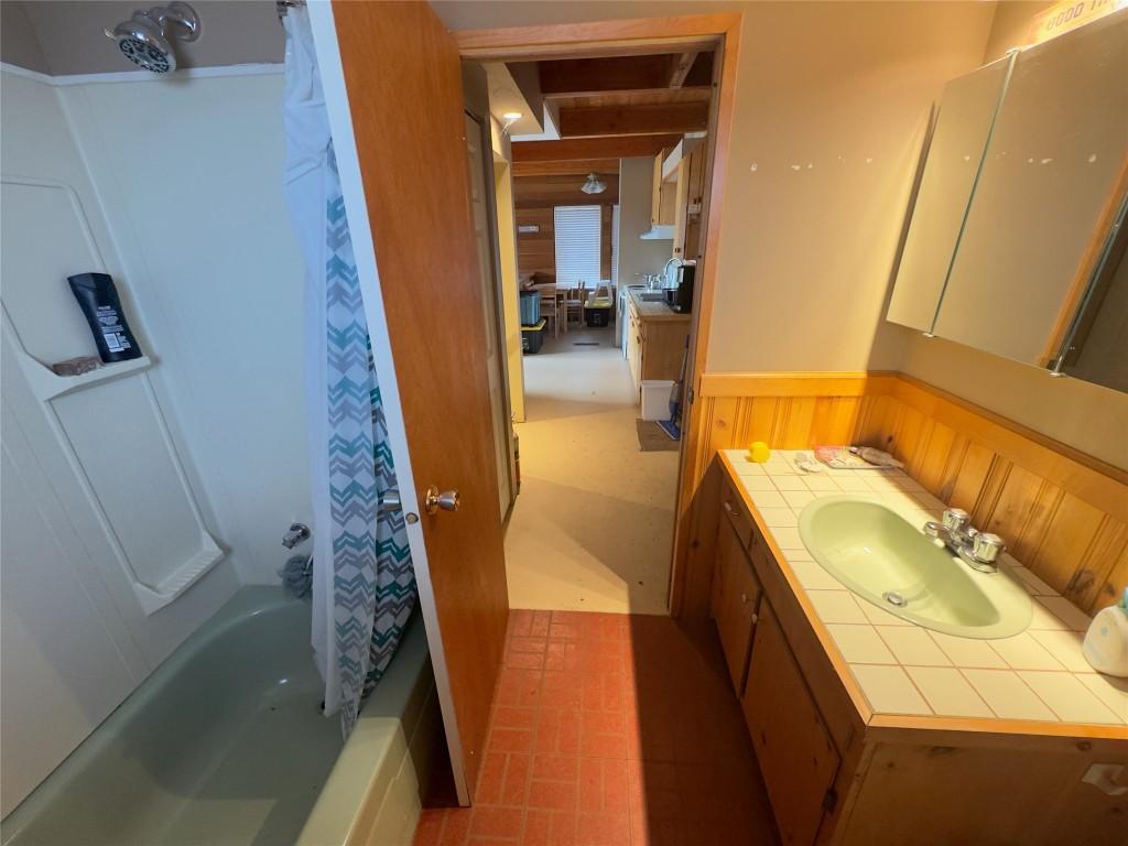 7902 Bell Rd. Road, Bridge Lake, BC - Indoor Photo Showing Bathroom