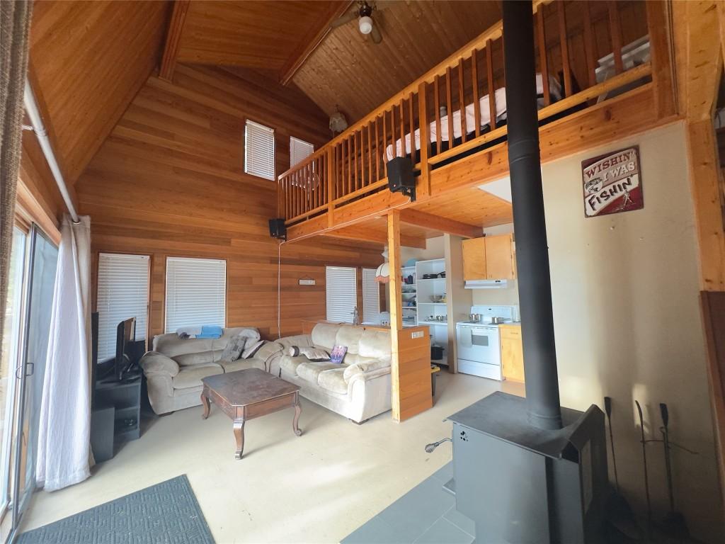 7902 Bell Rd. Road, Bridge Lake, BC - Indoor