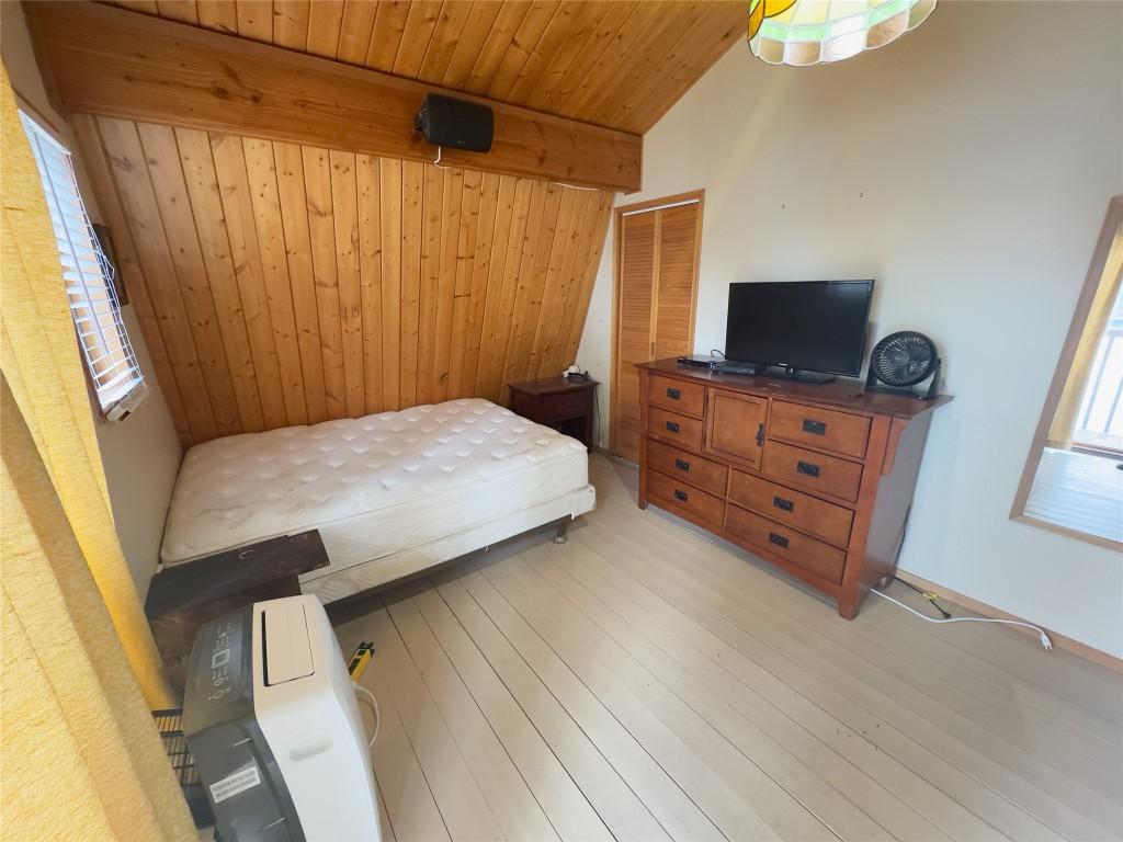 7902 Bell Rd. Road, Bridge Lake, BC - Indoor Photo Showing Bedroom