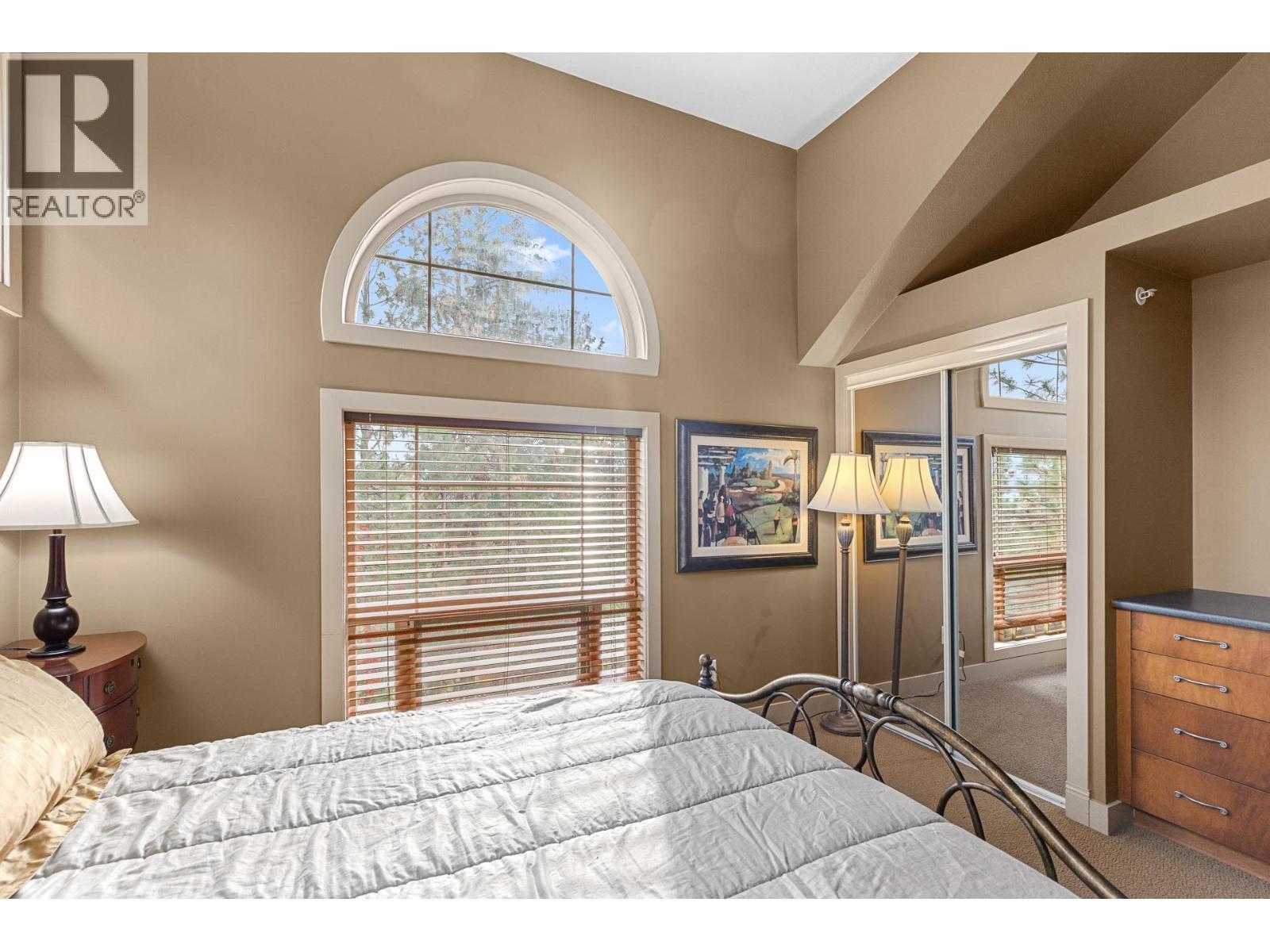 1795 Country Club Drive Unit# 201, Kelowna, BC - Indoor Photo Showing Bedroom